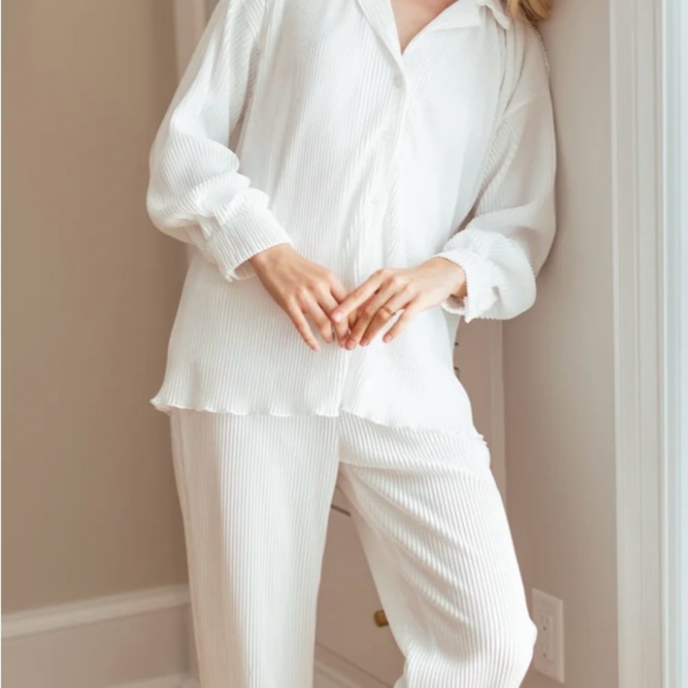 Women's White Ribbed Two-Piece Pajama Set